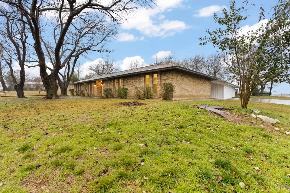 303 Rickey Canyon Ave, Desoto, TX 75115 27 Photos Movoto