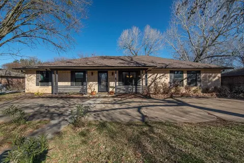 2313 Green Oaks St, Denton, TX 76209