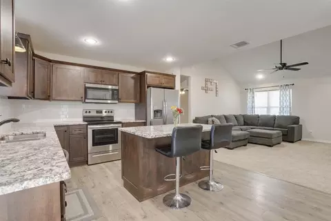 102 E Wier Ave, Covington, TX 76636 photo 5