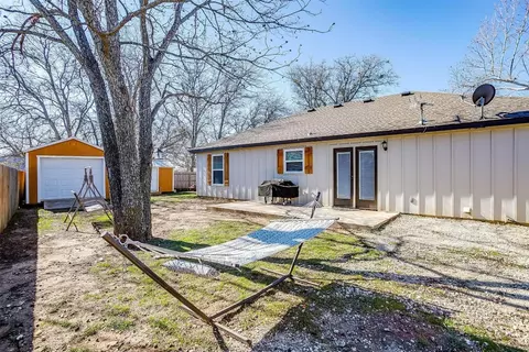 102 E Wier Ave, Covington, TX 76636 photo 22