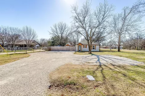 102 E Wier Ave, Covington, TX 76636 photo 25
