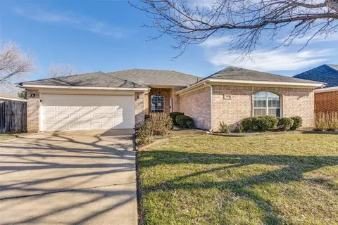 255 Vaden Ave, Burleson, TX 76028