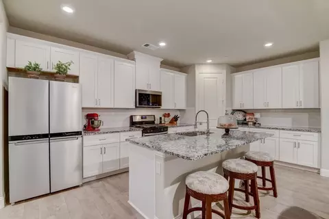 906 Cotton Gin Ln, Euless, TX 76040