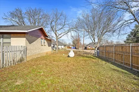1611 Frederick St, Lancaster, TX 75134 photo 15