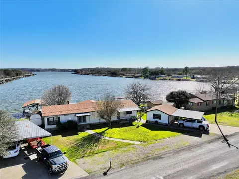 3910 Lands End Ct, Granbury, TX 76048