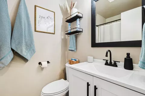 640 E Gee St, Pilot Point, TX 76258 photo 24