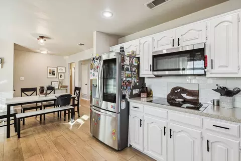 640 E Gee St, Pilot Point, TX 76258 photo 15
