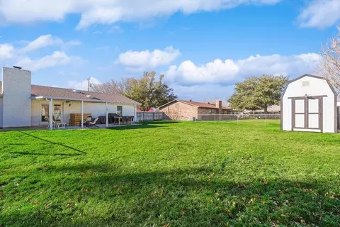 640 E Gee St, Pilot Point, TX 76258 photo 33
