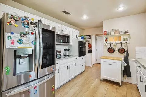 640 E Gee St, Pilot Point, TX 76258 photo 13