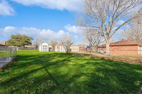 640 E Gee St, Pilot Point, TX 76258 photo 34