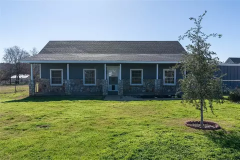 7072 Christopher Dr, Weatherford, TX 76085