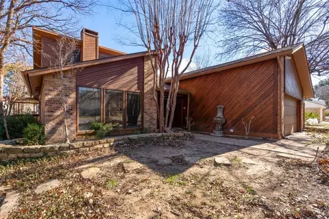 5417 Parliament Dr, Arlington, TX 76017