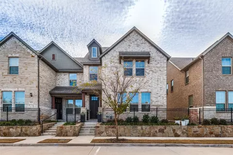 6816 Meadow Crest Dr, North Richland Hills, TX 76180