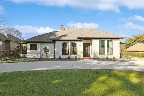 2912 Scenic Dr, Grapevine, TX 76051