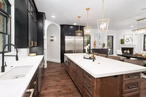 Kitchen - 2 Baines Ct, Argyle, TX 76226 photo 4 of 5