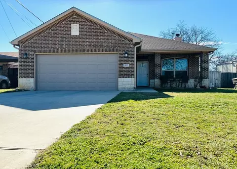 8815 Wilbur St, White Settlement, TX 76108