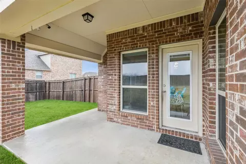 Exterior - 561 Winnetka Dr, Oak Point, TX 75068 photo 4 of 7