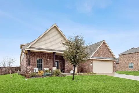 Exterior - 561 Winnetka Dr, Oak Point, TX 75068 photo 3 of 7