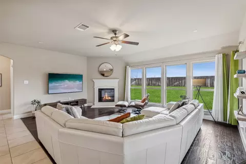 561 Winnetka Dr, Oak Point, TX 75068