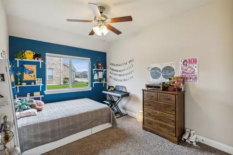 Bedroom - 561 Winnetka Dr, Oak Point, TX 75068 photo 2 of 7