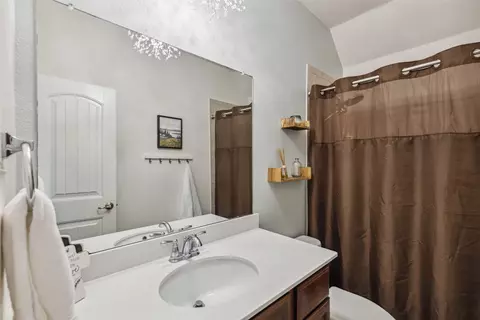 Bath - 561 Winnetka Dr, Oak Point, TX 75068 photo 1 of 5