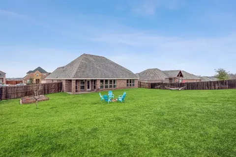 Exterior - 561 Winnetka Dr, Oak Point, TX 75068 photo 5 of 7