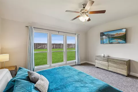Bedroom - 561 Winnetka Dr, Oak Point, TX 75068 photo 6 of 7