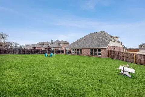 Exterior - 561 Winnetka Dr, Oak Point, TX 75068 photo 6 of 7