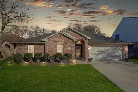 2505 Briar Forest Dr, Denton, TX 76210