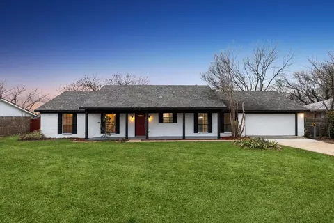 4209 Skyline Dr, Rowlett, TX 75088