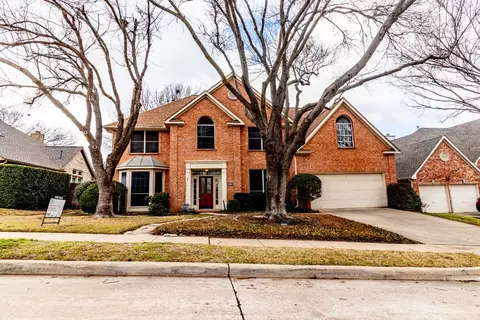 3801 Comanche Trl, Bedford, TX 76021