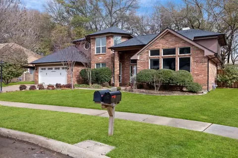 2604 Surrey Woods Rd, Flower Mound, TX 75028