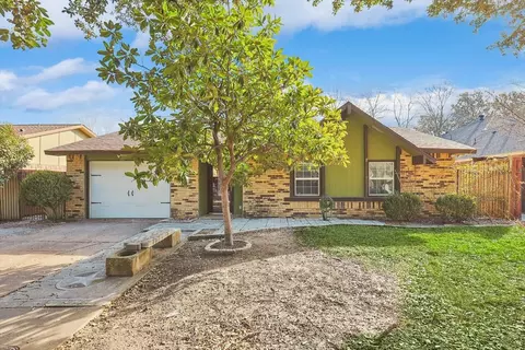 2613 Santa Anna Dr, Grand Prairie, TX 75052