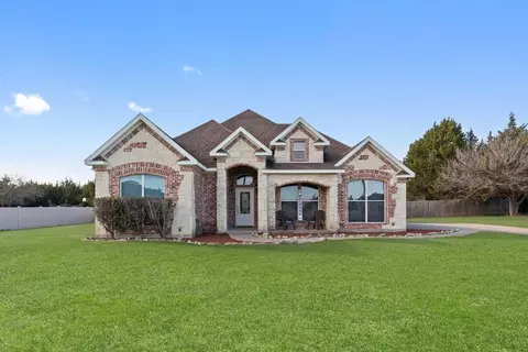 407 Rugged Dr, Red Oak, TX 75154