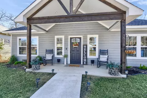 1716 W Walker St, Denison, TX 75020