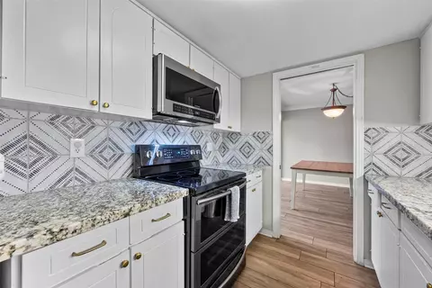 552 E Avenue J #C, Grand Prairie, TX 75050