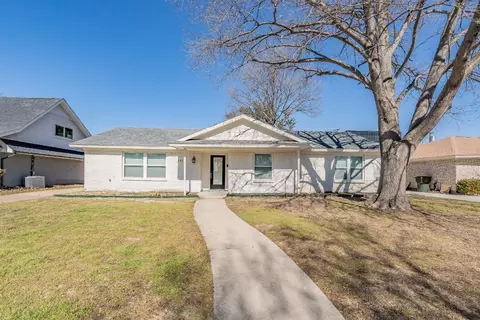 1413 Amherst Dr, Plano, TX 75075