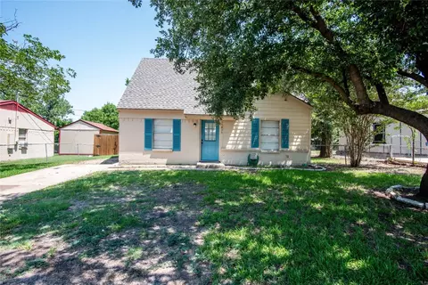 13015 Horseshoe Trl, Balch Springs, TX 75180