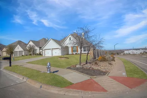 300 Bluffside Trl, Benbrook, TX 76126 photo 3