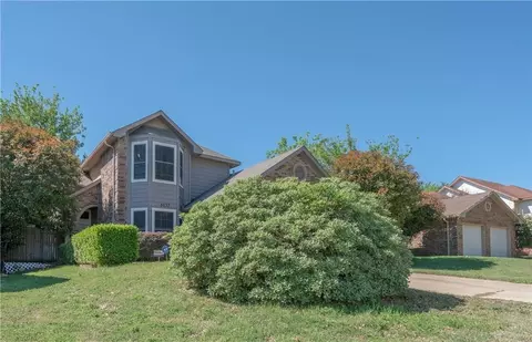 5533 Stone Meadow Ln, Fort Worth, TX 76179