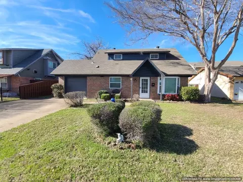 526 Blueberry Ln, Grand Prairie, TX 75052