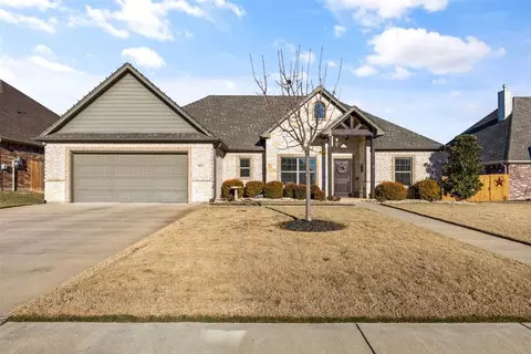 903 Concord St, Cleburne, TX 76033