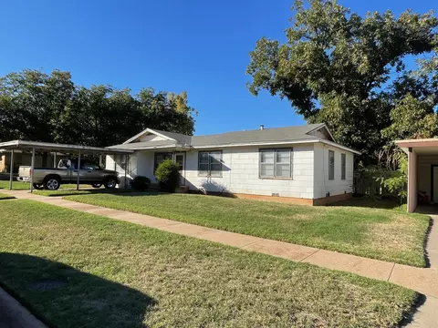 1100 SE 4th St, Knox City, TX 79529