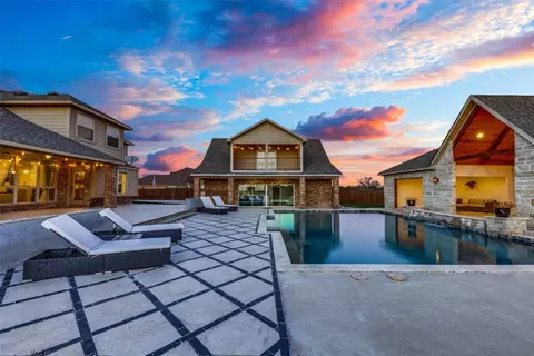 13088 Franklin Ln, Talty, TX 75126