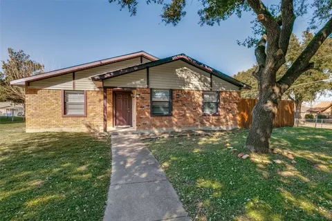 3015 Mesa View Dr, Dallas, TX 75241