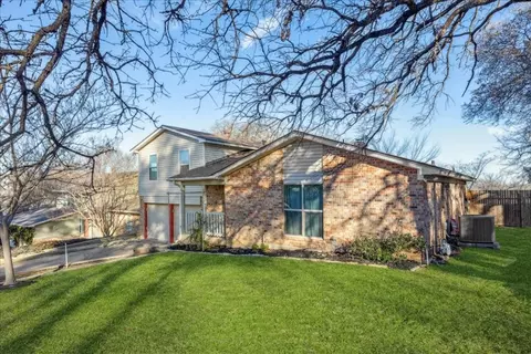 6305 Plum Tree Ct, Arlington, TX 76016