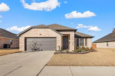 500 Paloma St, Weatherford, TX 76087