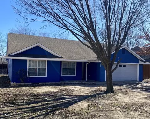689 N Preston Ave, Van Alstyne, TX 75495