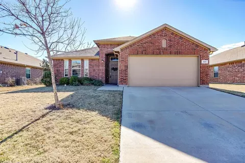 424 Peach Ln, Burleson, TX 76028