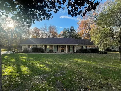125 Donniebrook Dr, Palestine, TX 75803